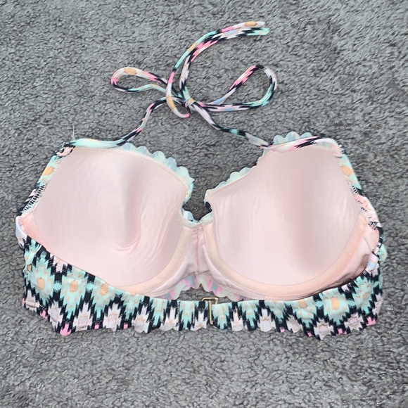 Victoria’s Secret Bikini Top - Picture 2 of 3